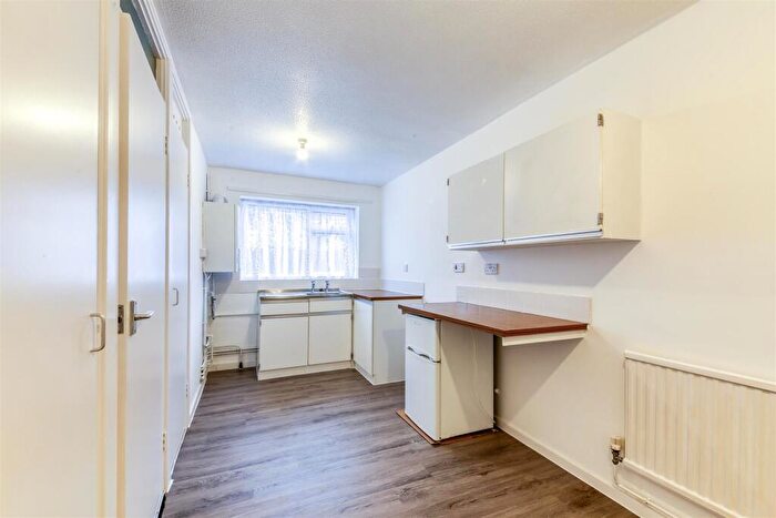 2 Bedroom Terraced House For Sale In Weighton Road, London, SE20