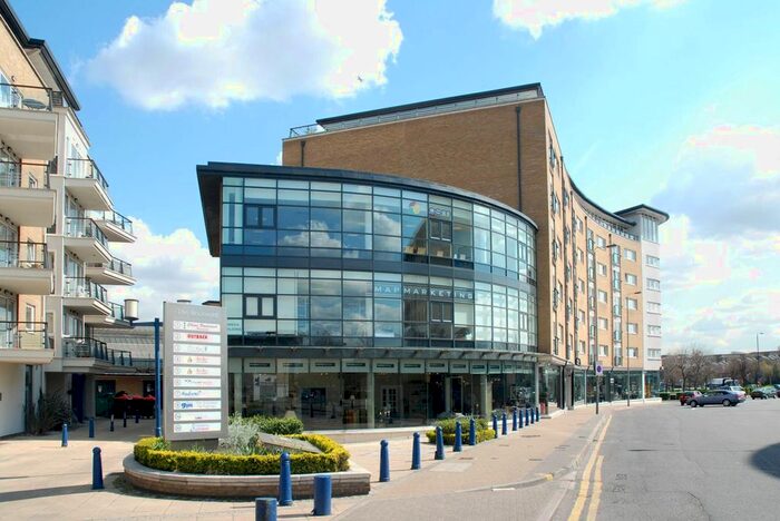 2 Bedroom Flat To Rent In Smugglers Way, Wandsworth Town, London, SW18