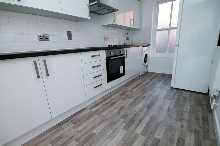 5 Bedroom Terraced House To Rent In High Street St Gregorys, Canterbury, CT1