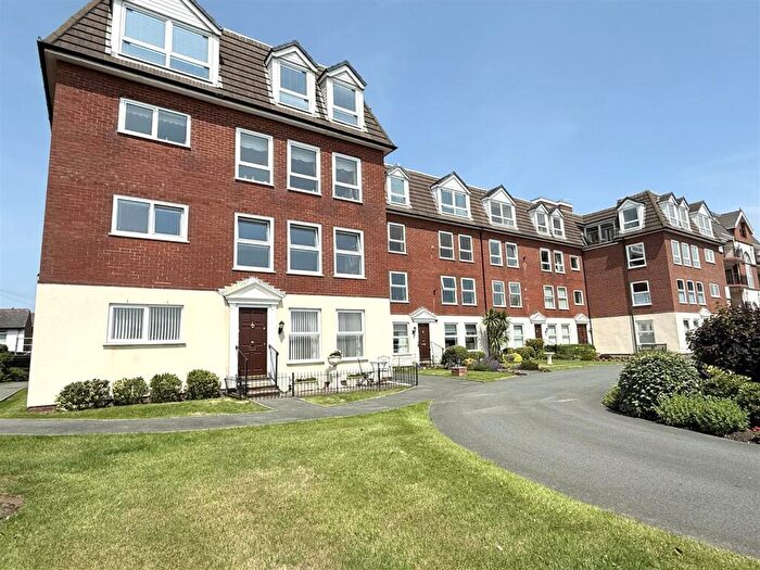 2 Bedroom Apartment For Sale In Glengarry, East Beach, Lytham, FY8