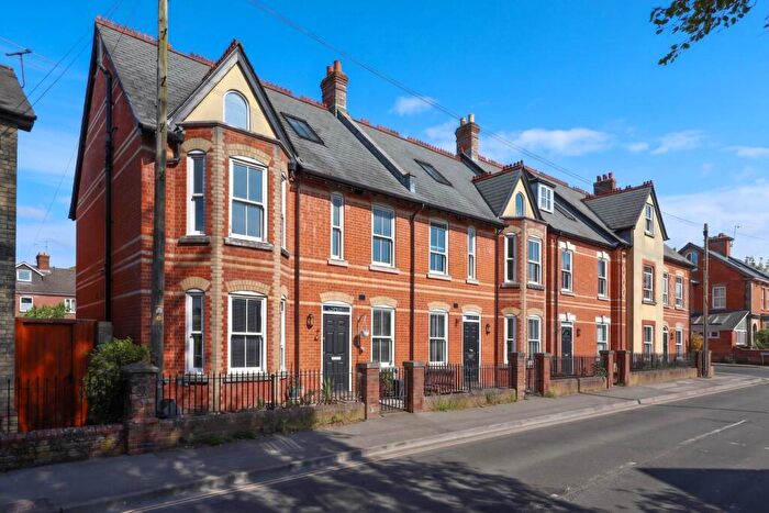 2 Bedroom Flat For Sale In Salisbury Heights, Blandford Forum, DT11