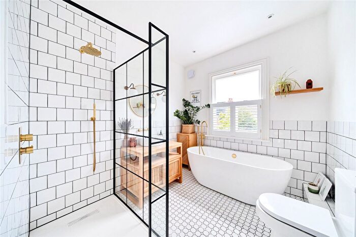 3 Bedroom Terraced House For Sale In Seaford Road, London, N15