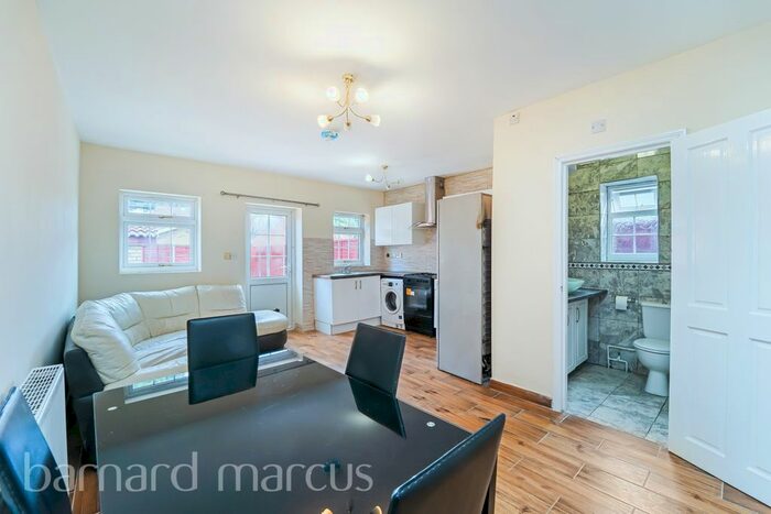 4 Bedroom Property To Rent In Mogden Lane, Isleworth, TW7