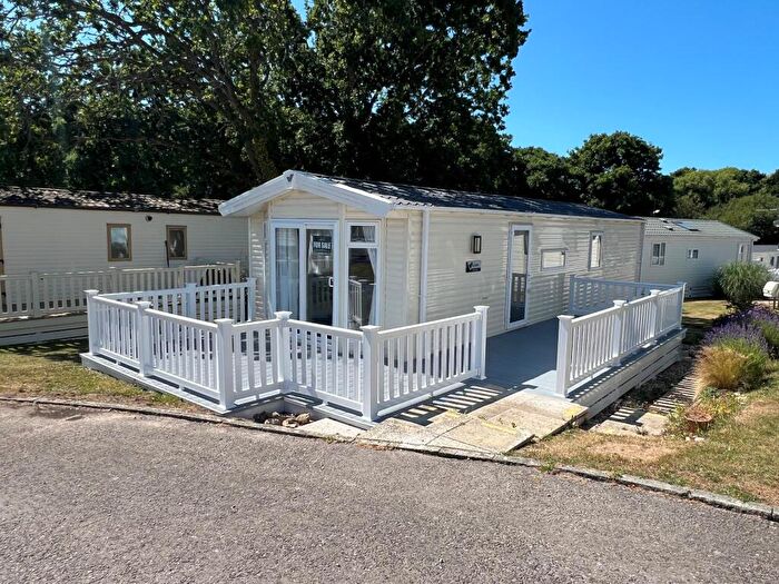 2 Bedroom Mobile Home For Sale In Shorefield Country Park, Shorefield Road, Downton, Lymington, Hampshire., SO41
