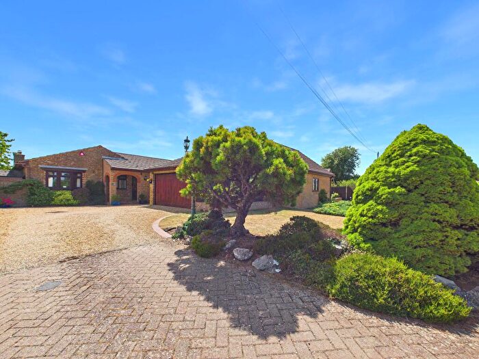 3 Bedroom Bungalow For Sale In Station Road, Tempsford, Sandy, SG19