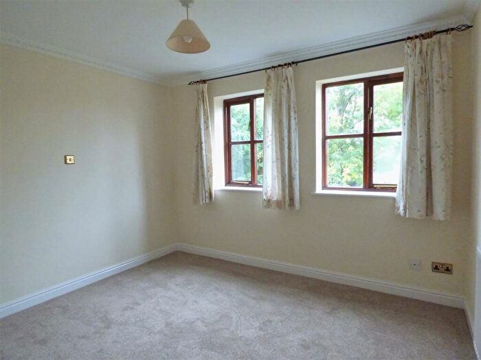 2 Bedroom Apartment To Rent In Bryan Mews, Bidford-on-Avon, B50
