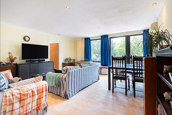 3 Bedroom Apartment For Sale In , Lion Court, Brodlove Ln, London, Uk, E1W