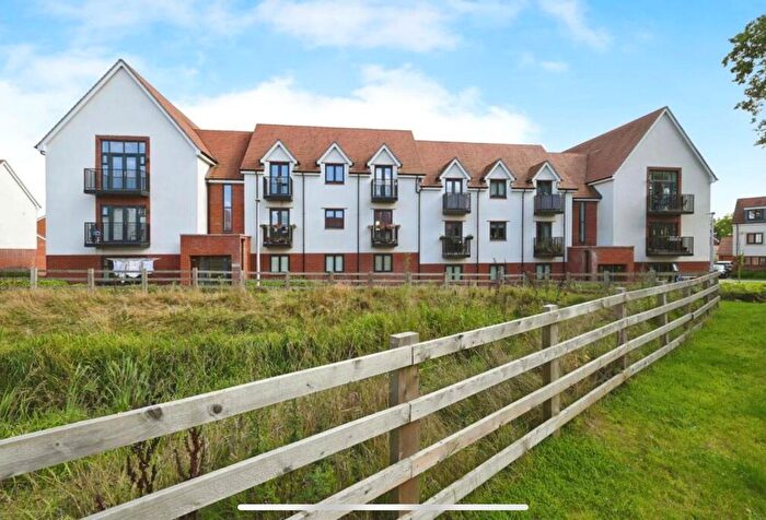 2 Bedroom Property To Rent In Quiller Avenue, Arborfield Green, RG2