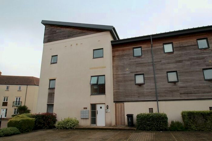 2 Bedroom Flat To Rent In Burnet House, Old Town, Swindon, SN1