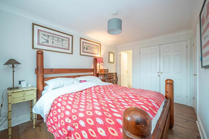 2 Bedroom Apartment For Sale In Warwick Road, Stratford-Upon-Avon, CV37