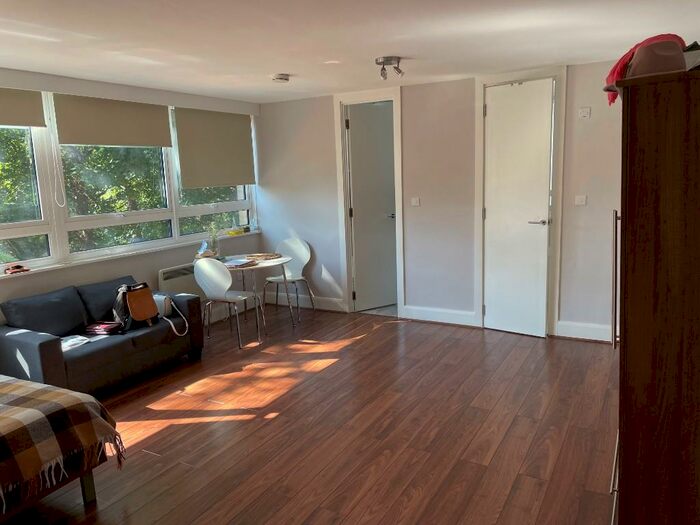 Studio To Rent In Hornsey Lane, London, N6