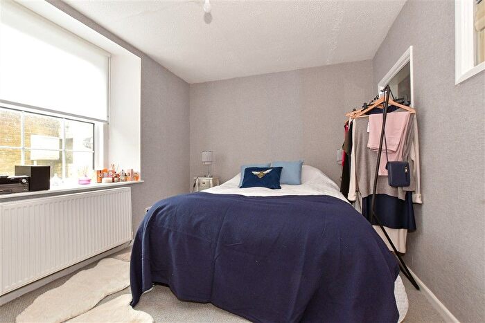 2 Bedroom Maisonette For Sale In Dover Street, Ryde, Isle Of Wight, PO33