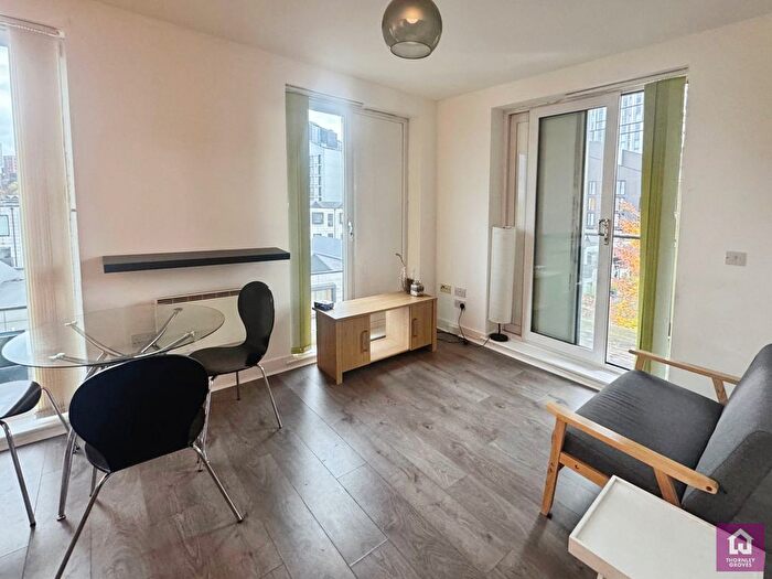 2 Bedroom Flat For Sale In Springfield Court, Salford, Manchester City Centre, M3
