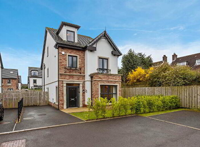 5 Bedroom Detached House For Sale In Castlehill Wood, Belfast, BT4
