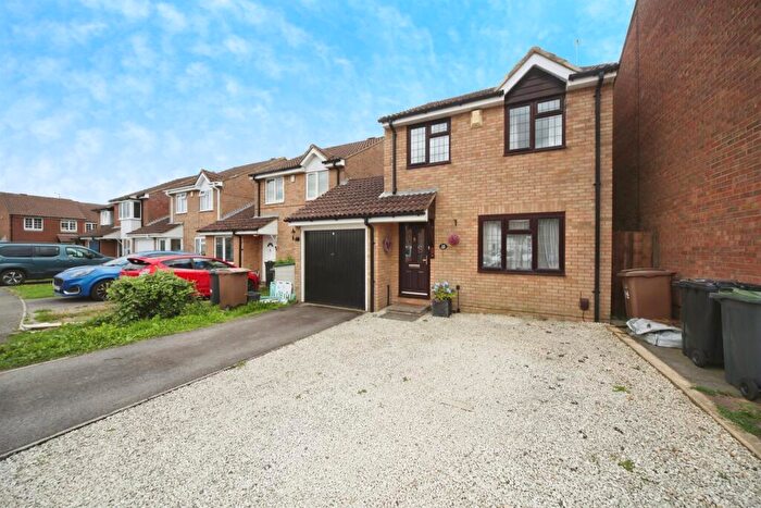 3 Bedroom Detached House For Sale In Claverley Green, Luton, LU2