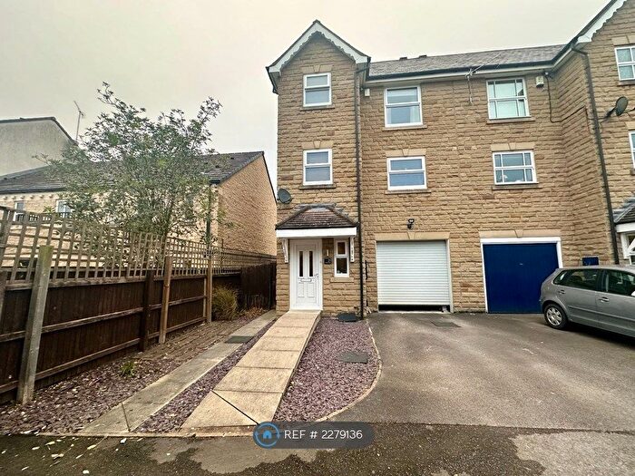 3 Bedroom Semi-Detached House To Rent In Edwin Avenue, Guiseley, Leeds, LS20