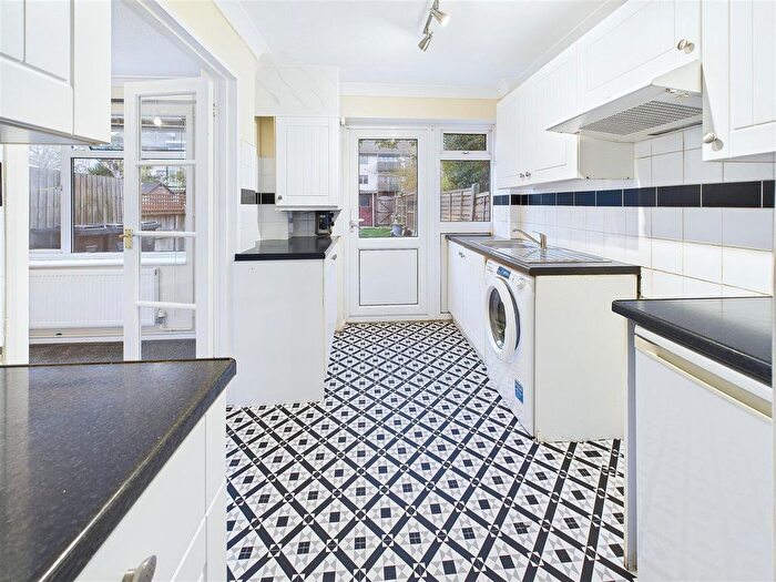 3 Bedroom End Of Terrace House For Sale In Long Riding, Basildon, SS14