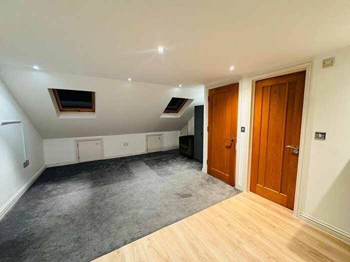 Terraced House To Rent In All Bills Included Studio, Couples Welcome, IG3