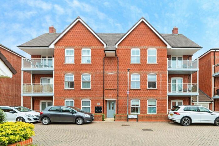 2 Bedroom Flat For Sale In Milk Churn Way, Woolmer Green, Knebworth, SG3