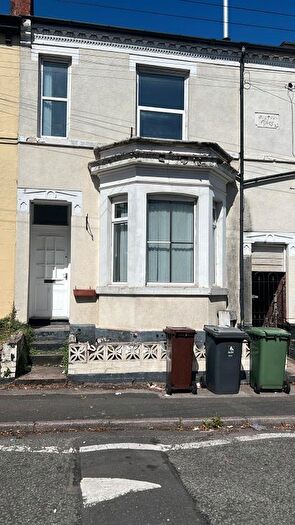 3 Bedroom Terraced House To Rent In Haden Hill, Wolverhampton, WV3