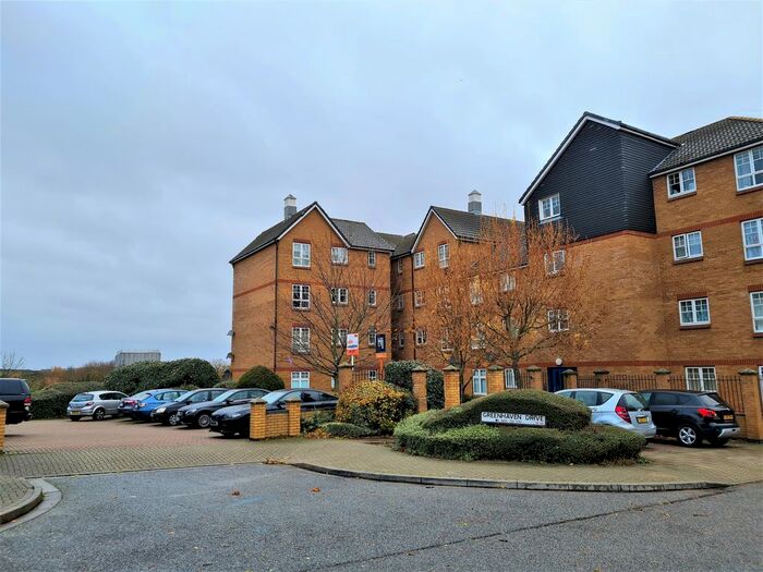 2 Bedroom Flat To Rent In Greenhaven Drive, Thamesmead SE28