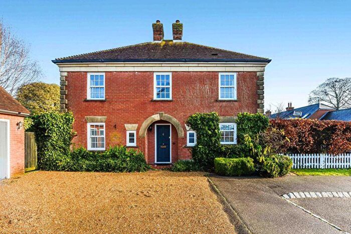 4 Bedroom Detached House For Sale In Sampsons Drive, Chichester, PO20