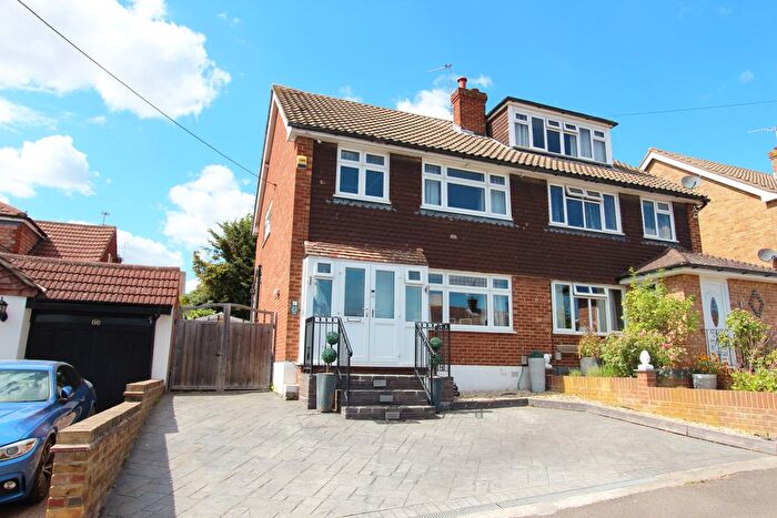 3 Bedroom Semi-Detached House For Sale In Bower Road, Hextable, Kent, BR8