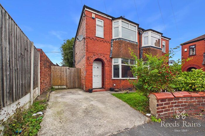 3 Bedroom Semi-Detached House For Sale In Rowood Avenue, Reddish, Stockport, Greater Manchester, SK5