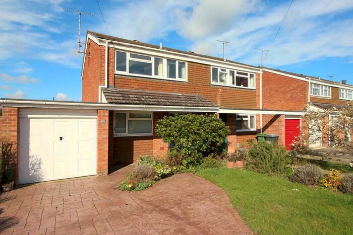 3 Bedroom Semi-Detached House To Rent In Kennedy Drive, Pangbourne, RG8