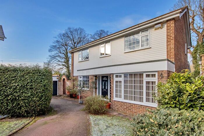 4 Bedroom Detached House For Sale In Wilson Close, Hildenborough, TN11