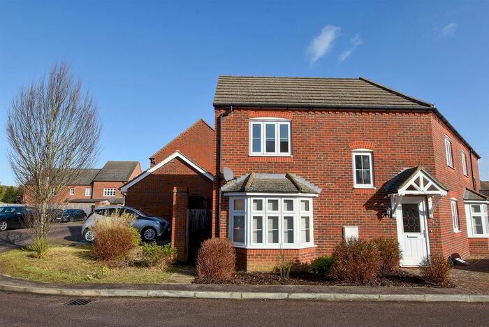3 Bedroom Semi-Detached House To Rent In Brampton Field, Ditton, Aylesford ME20