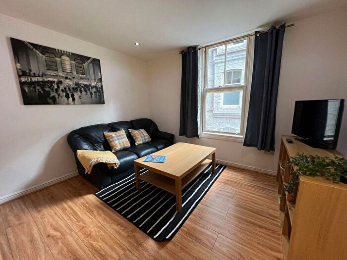 2 Bedroom Flat To Rent In Trinity Street, Aberdeen, AB11