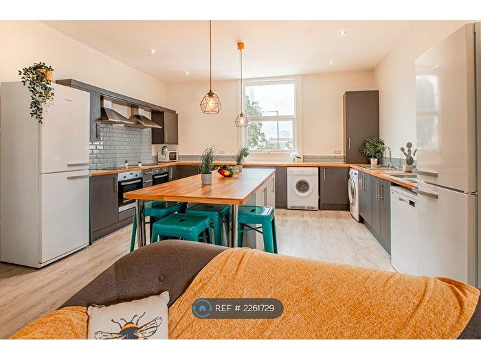 8 Bedroom End Of Terrace House To Rent In Glossop Road, Sheffield, S10