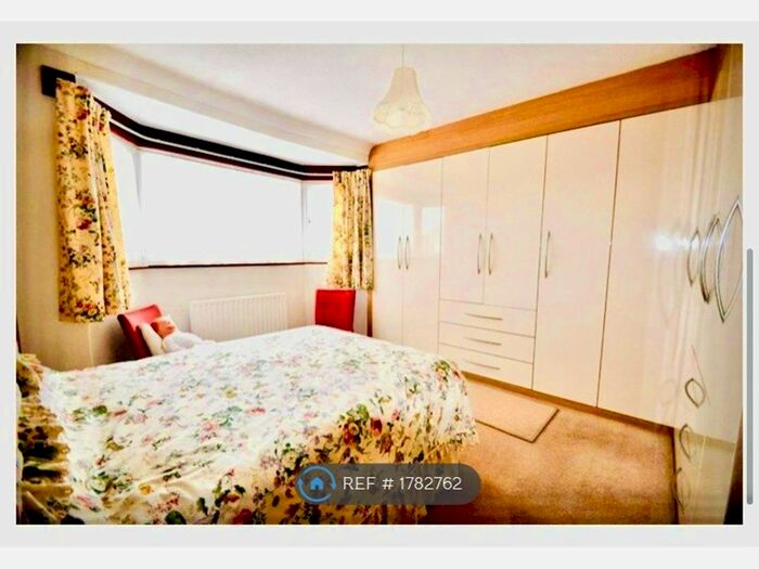 3 Bedroom Semi-Detached House To Rent In Pickford Lane, Bexleyheath, DA7