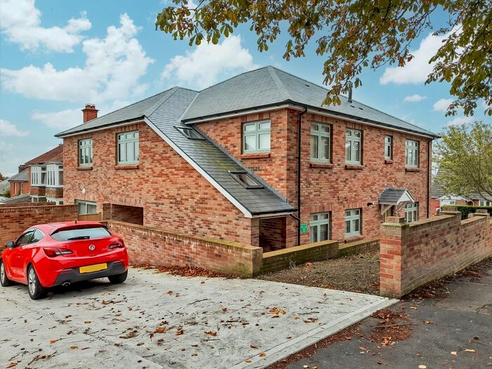 2 Bedroom Flat To Rent In Roman Road, Weymouth, Dorset DT3