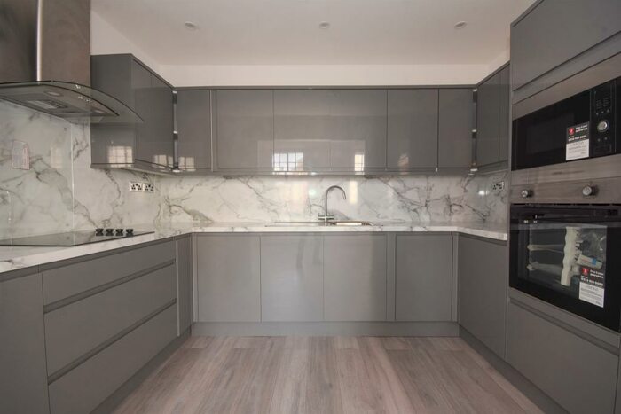 2 Bedroom Apartment To Rent In High Street, Braintree, CM7