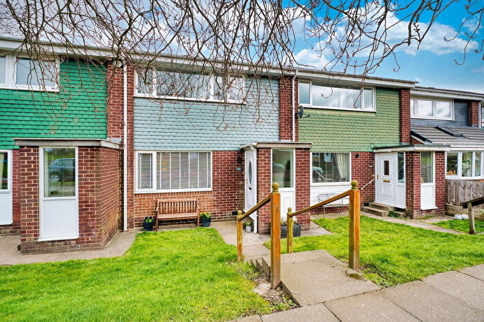 3 Bedroom Terraced House For Sale In Gladeley Way, Sunniside, NE16