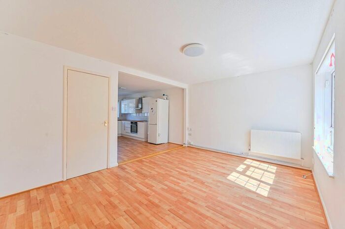 3 Bedroom Property To Rent In Ebenezer Walk, Streatham Vale, London, SW16