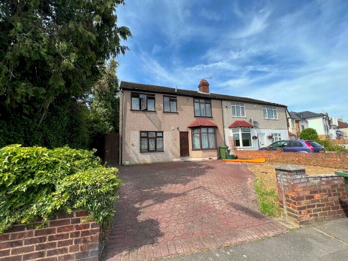 6 Bedroom Semi-Detached House To Rent In Blackfen Road, Sidcup, Kent, DA15