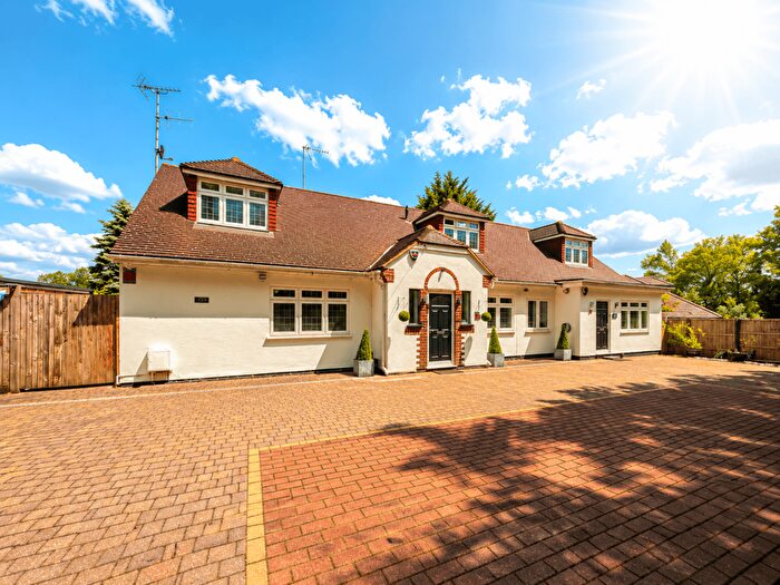 5 Bedroom Detached House For Sale In Swanland Road, Brookmans Park, AL9