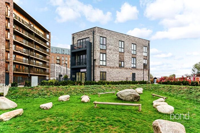 2 Bedroom Apartment For Sale In Wharf Road, Chelmsford, CM2