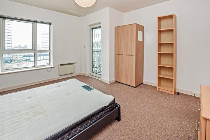 3 Bedroom Flat To Rent In The Linx, Simpson Street, Noma, Manchester, M4