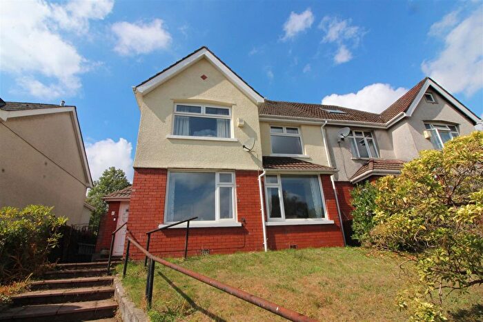 3 Bedroom Semi Detached House For Sale In Blackwood Road, Pontllanfraith, Blackwood, NP12