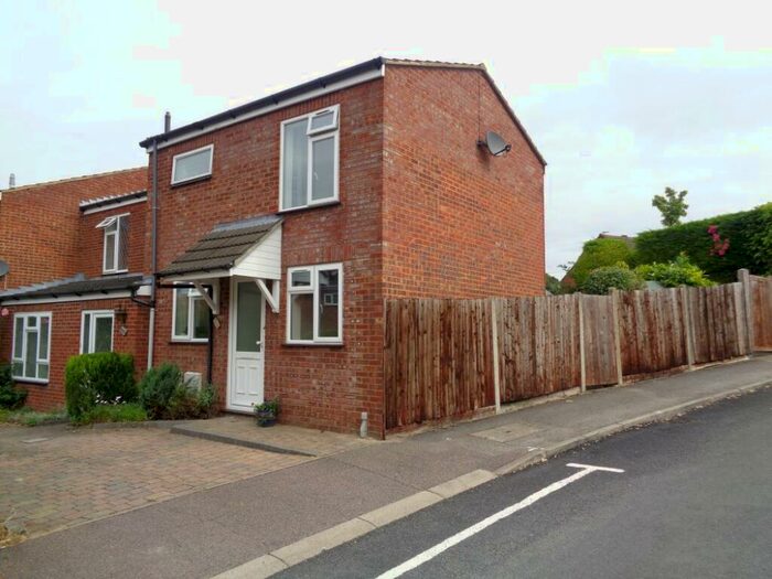 2 Bedroom Semi-Detached House To Rent In Elizabeth Drive, Tring, HP23