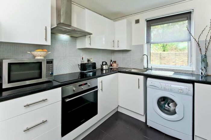 1 Bedroom Flat To Rent In Mawbey Street, London, SW8