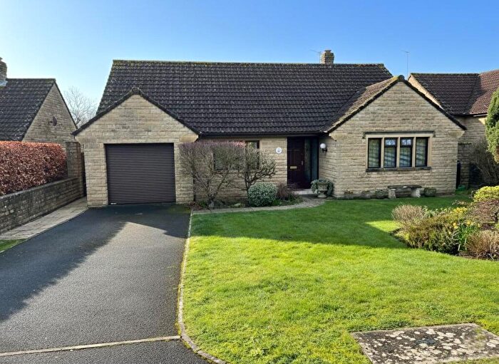 2 Bedroom Detached Bungalow For Sale In Hawthorn Avenue, Gillingham, SP8