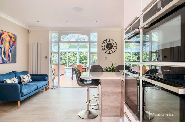 4 Bedroom Detached House For Sale In Abbey Wood, Sunningdale, Ascot, Berkshire, SL5