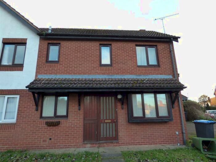 2 Bedroom Semi-Detached House To Rent In The Driftway, Shipston-On-Stour, CV36