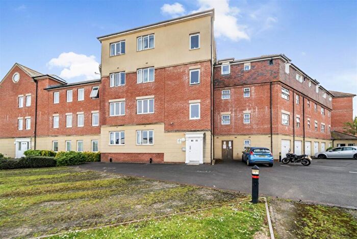 2 Bedroom Apartment For Sale In Drovers, Sturminster Newton, DT10
