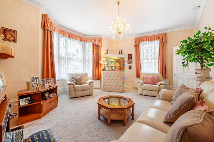 3 Bedroom Property For Sale In Kay Road, SW9